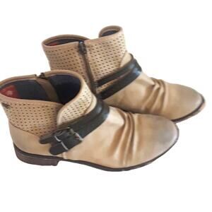 Womens Sz 6.5 Tan BOHO Festival Brown Buckle Western Distressed Ankle Boot Roxy